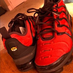 Nike Air Max (Red & Black)